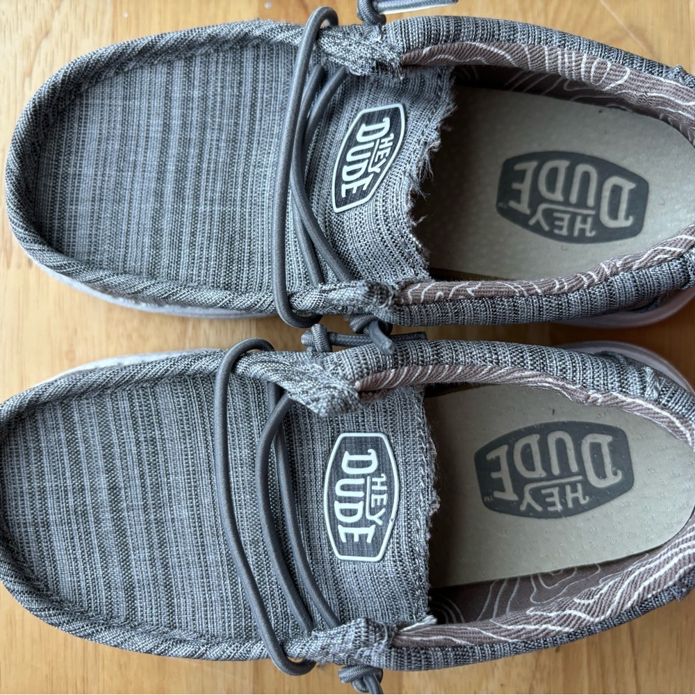 Hey Dude toddler size 9 - never worn